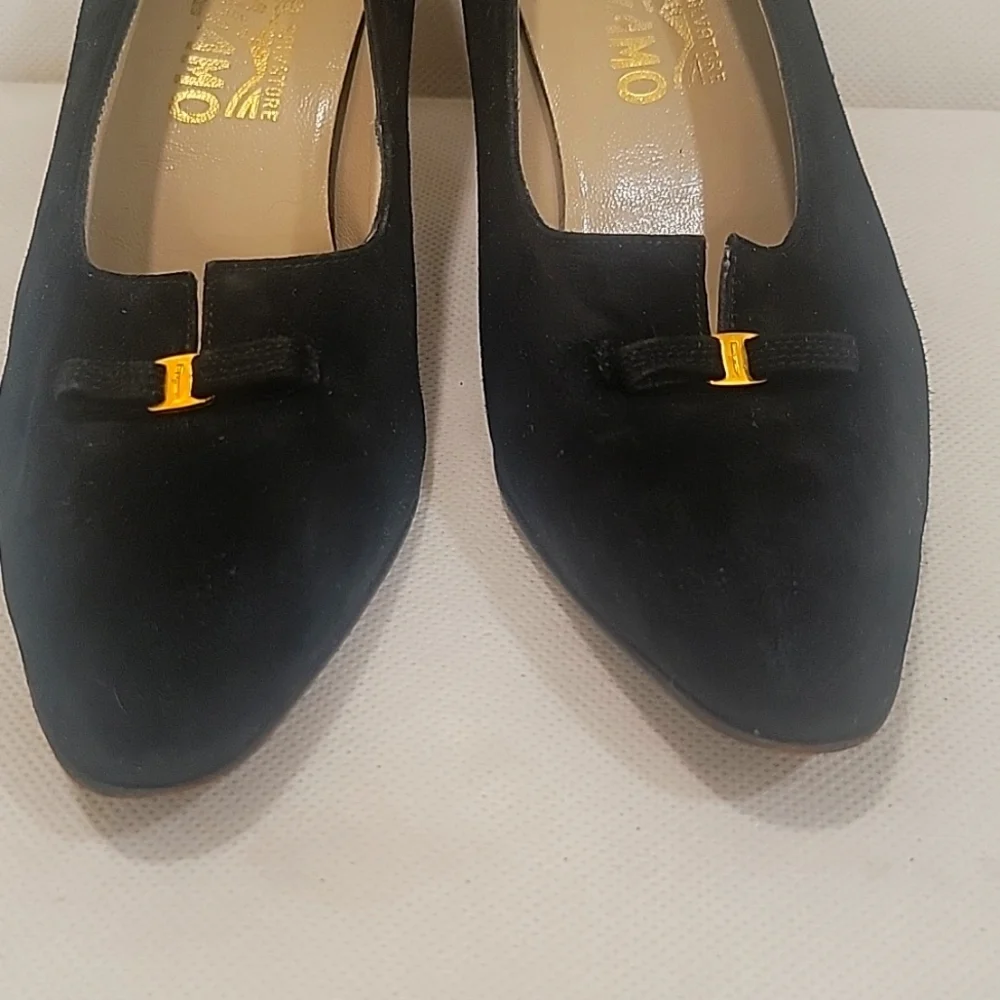 SALVATORE FERRAGAMO BLACK SUEDE 2-3/4